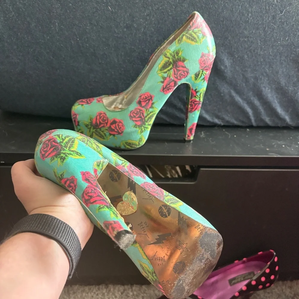 Shoe bundle - Picture 10 of 11